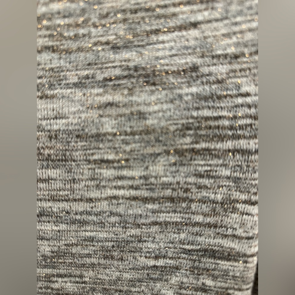 Madison & Lola Cream, Gold, Grey V-Neck Sweater Ribbed side detailing, split hem - Picture 2 of 4